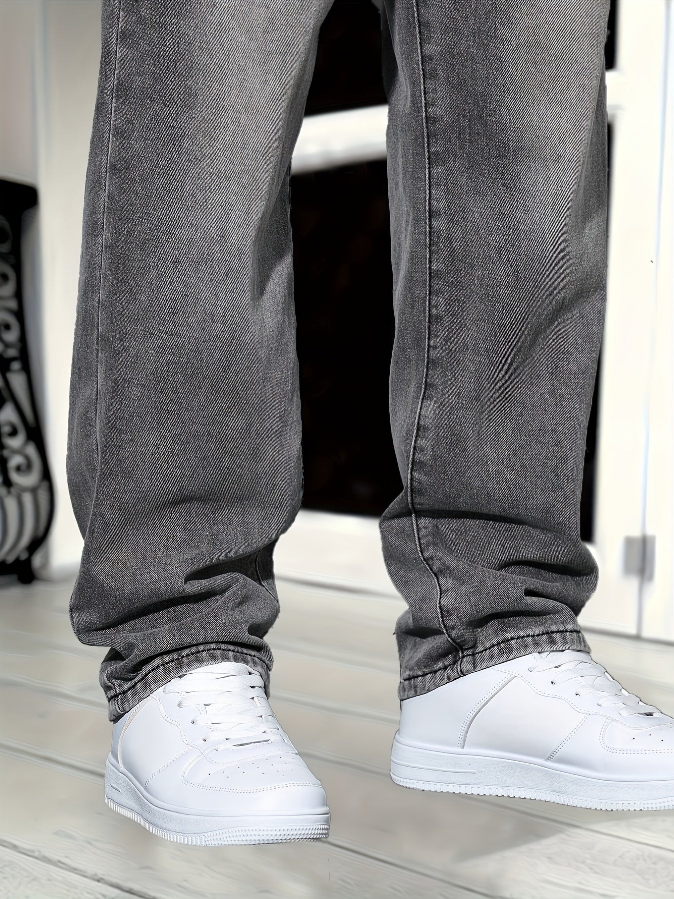 Men's Relaxed Fit Straight Leg Jeans for Everyday Casual Style