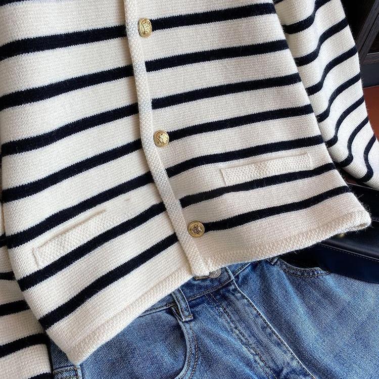 Phoebe – Cropped Knitted Cardigan with Stripes
