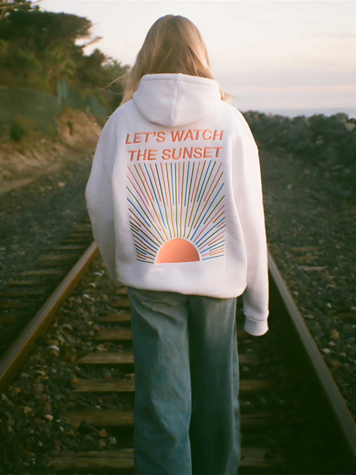Women's Oversized Hoodie with Sunset Print – Casual Beach and Loungewear