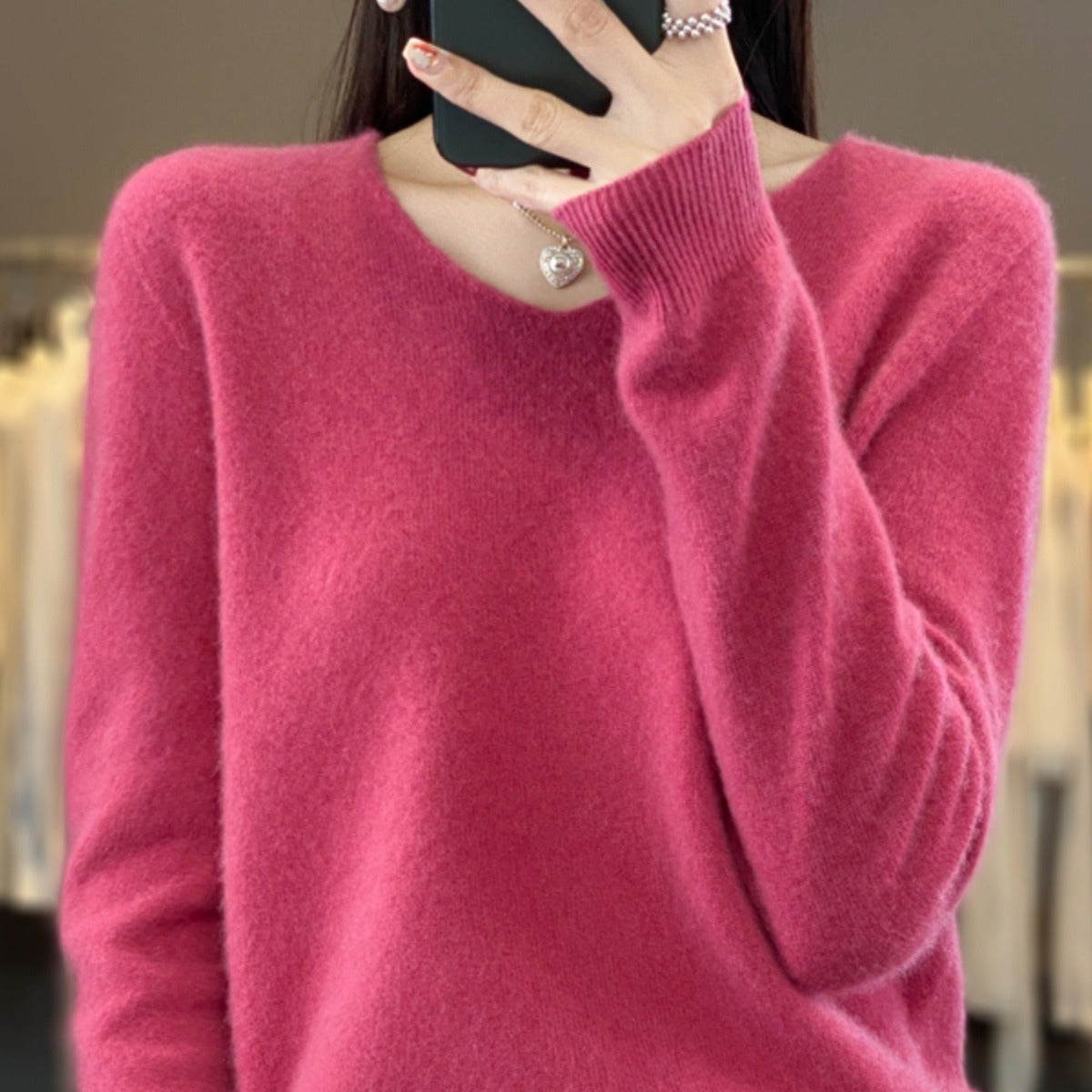 Victoria – Loose-Fitting V-Neck Wool Sweater for Women