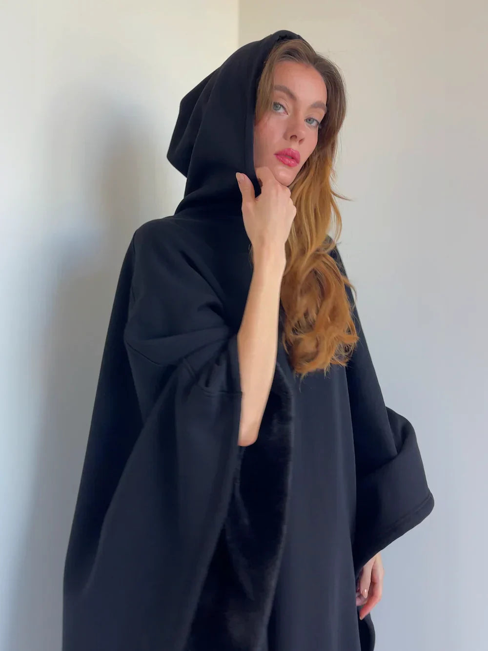Women's Oversized Relaxed Hoodie Blanket – Ultra-Comfort Loungewear for Home & Leisure