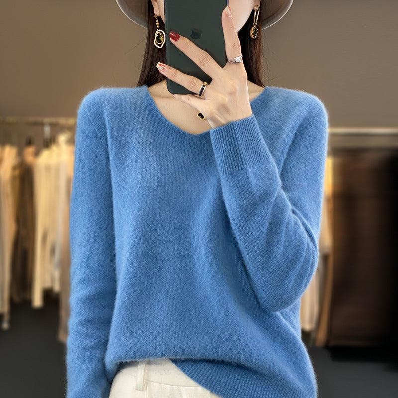 Victoria – Loose-Fitting V-Neck Wool Sweater for Women