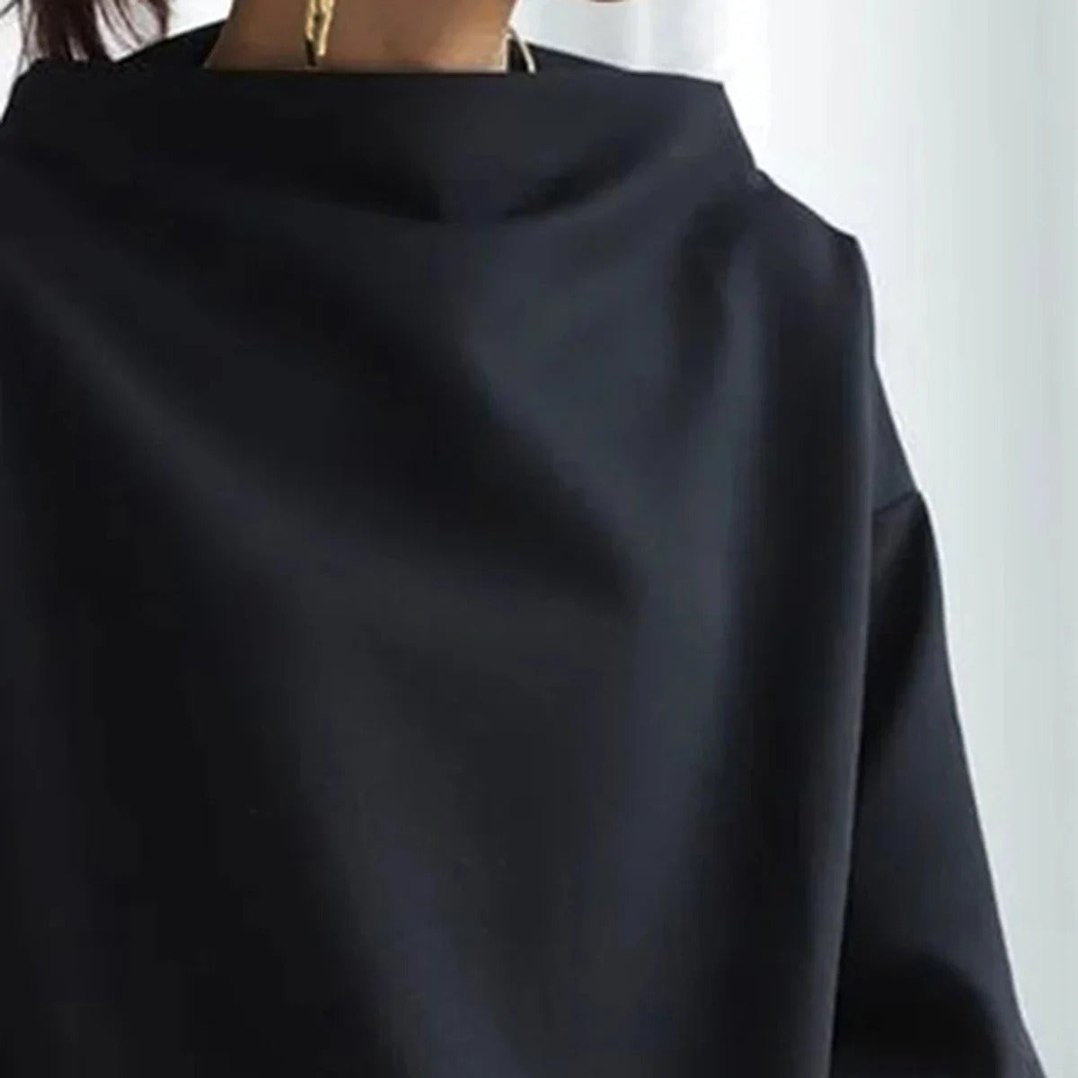 Women's Elegant Long Sleeve Relaxed Fit Pullover Sweater – Casual Modern Style