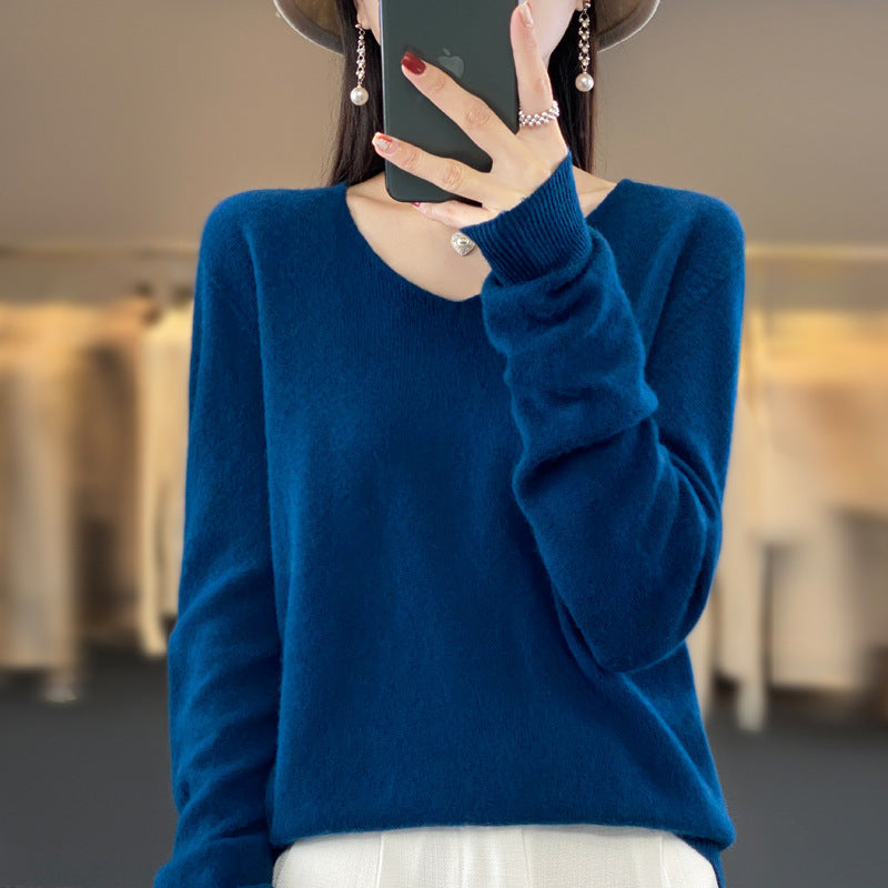 Victoria – Loose-Fitting V-Neck Wool Sweater for Women