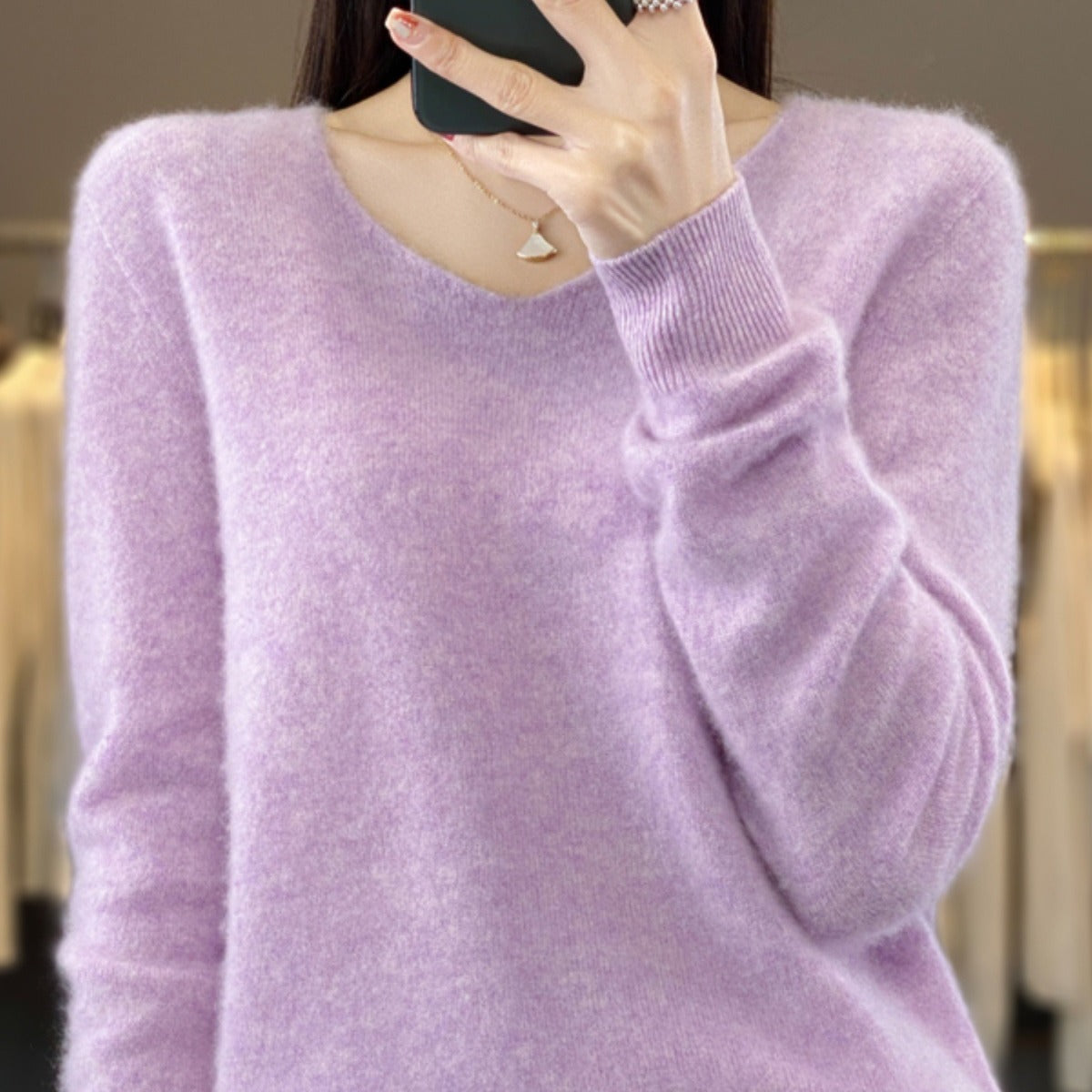 Victoria – Loose-Fitting V-Neck Wool Sweater for Women