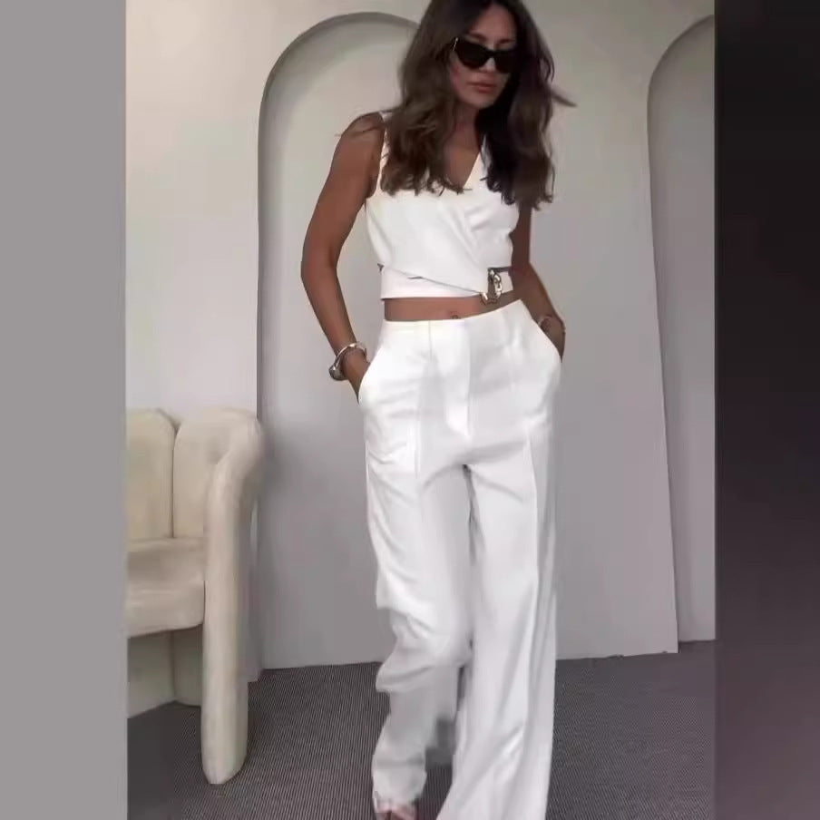 Anna – Stylish Sleeveless Vest with High Waist Pants