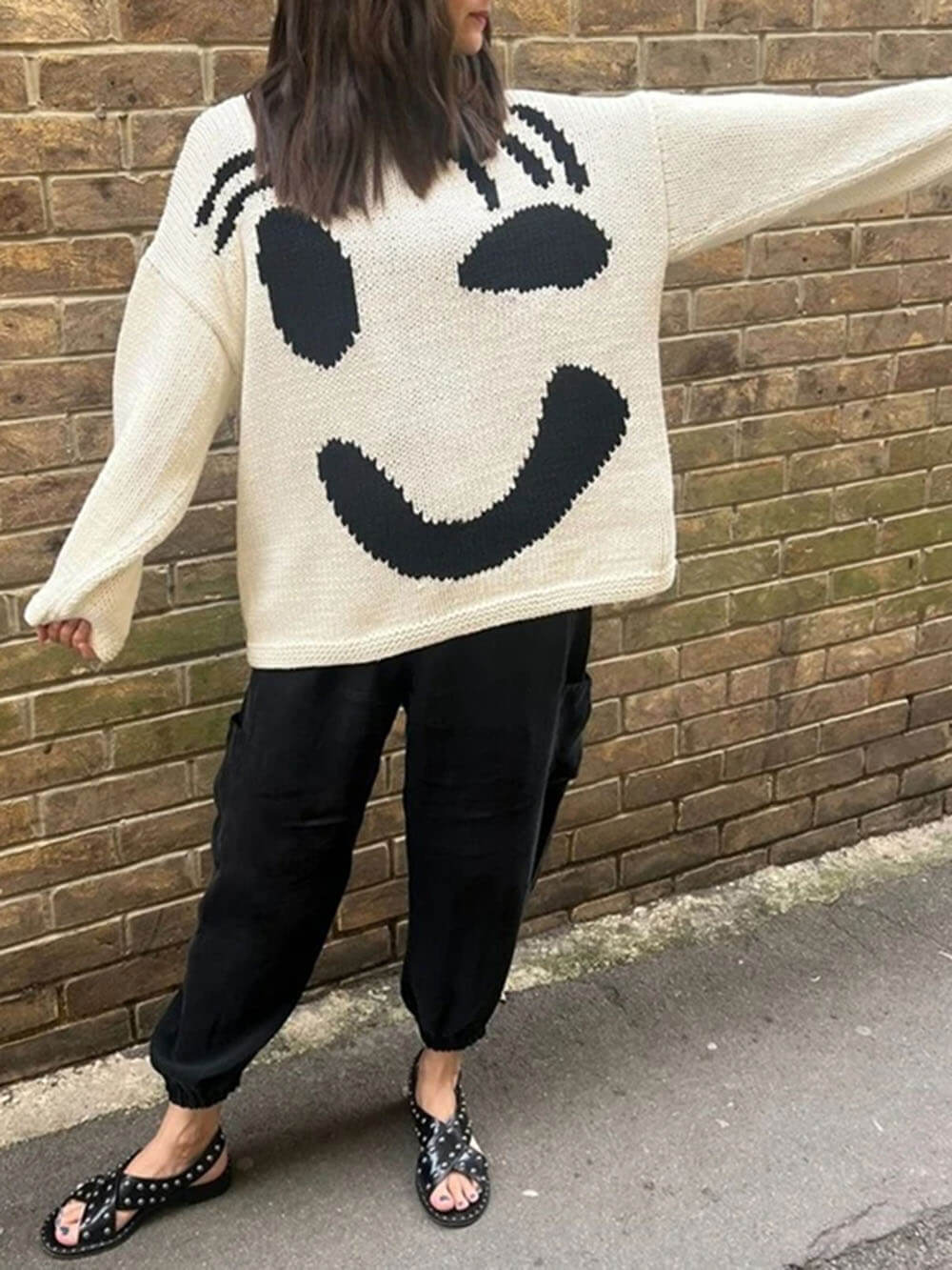 Women's Playful Face Knit Sweater – Relaxed Fit Artistic Jumper for Casual Comfort
