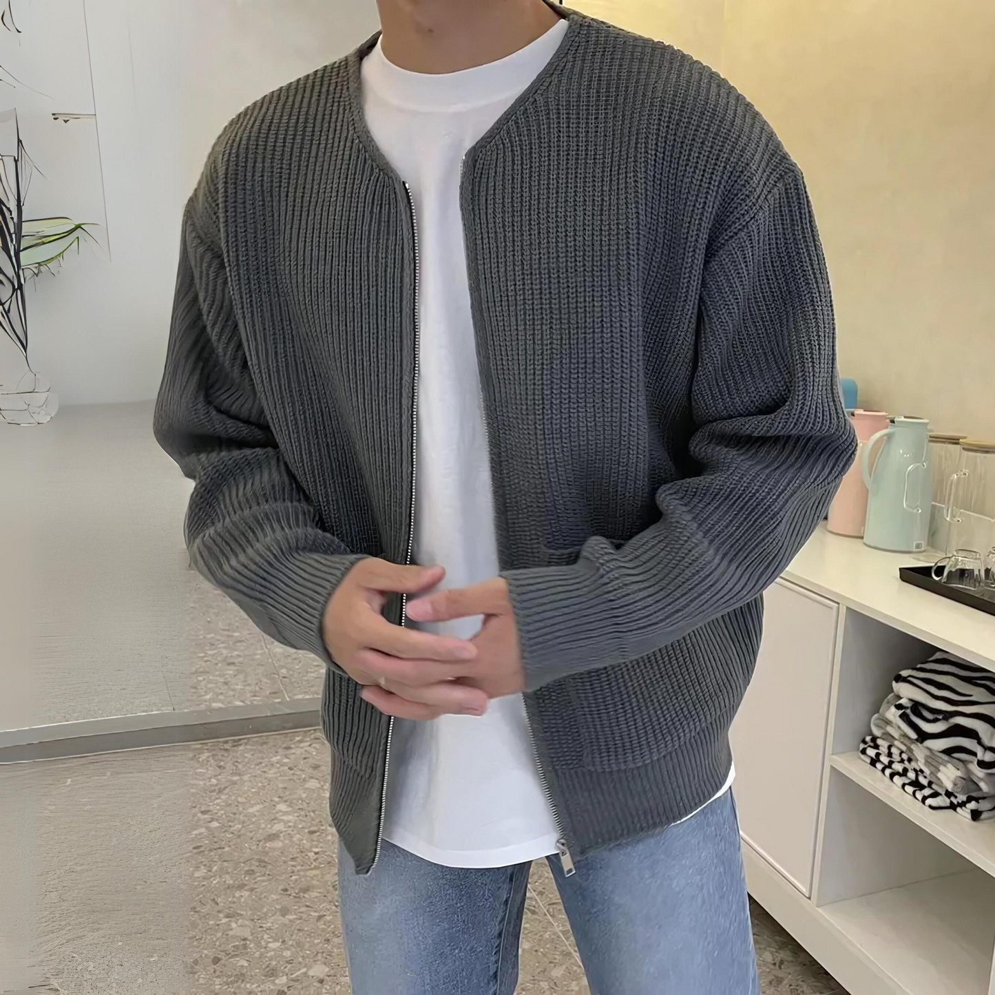 Men's Minimalist Knit Zip Cardigan for Everyday Comfort and Style