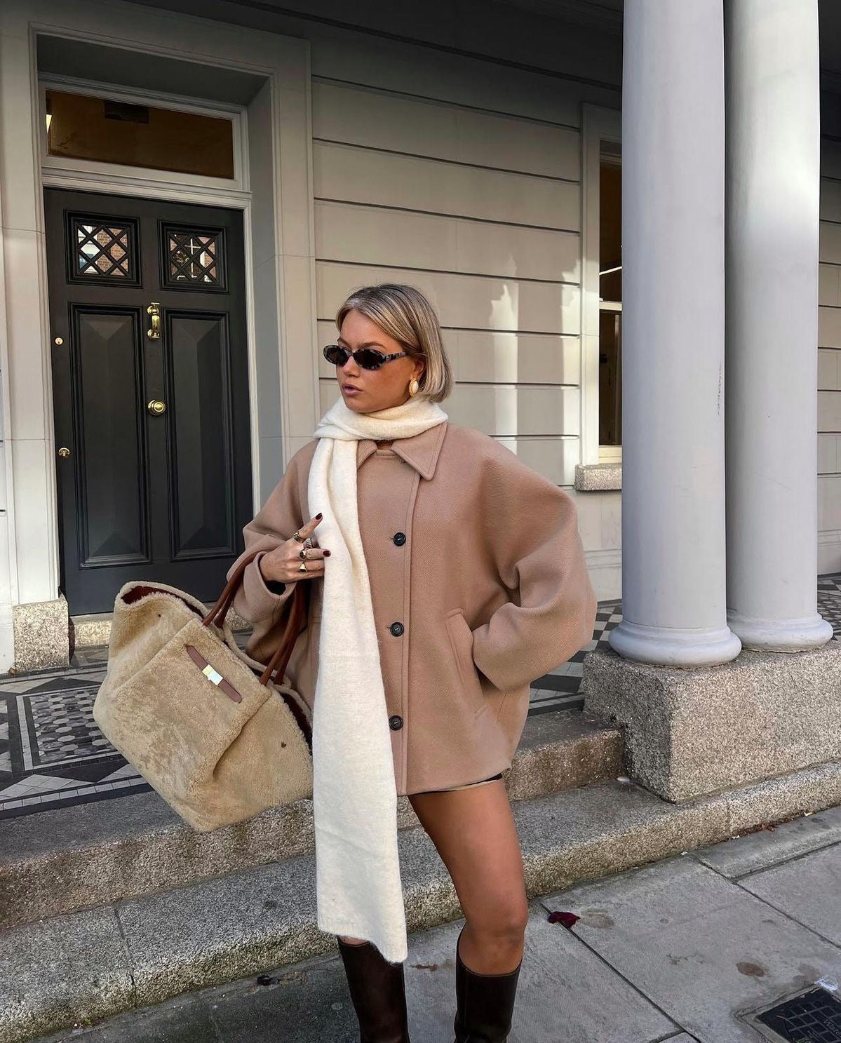 Women's Oversized Double-Breasted Wool Blend Coat – Boxy Fit, Classic Lapel, Chic Urban Style