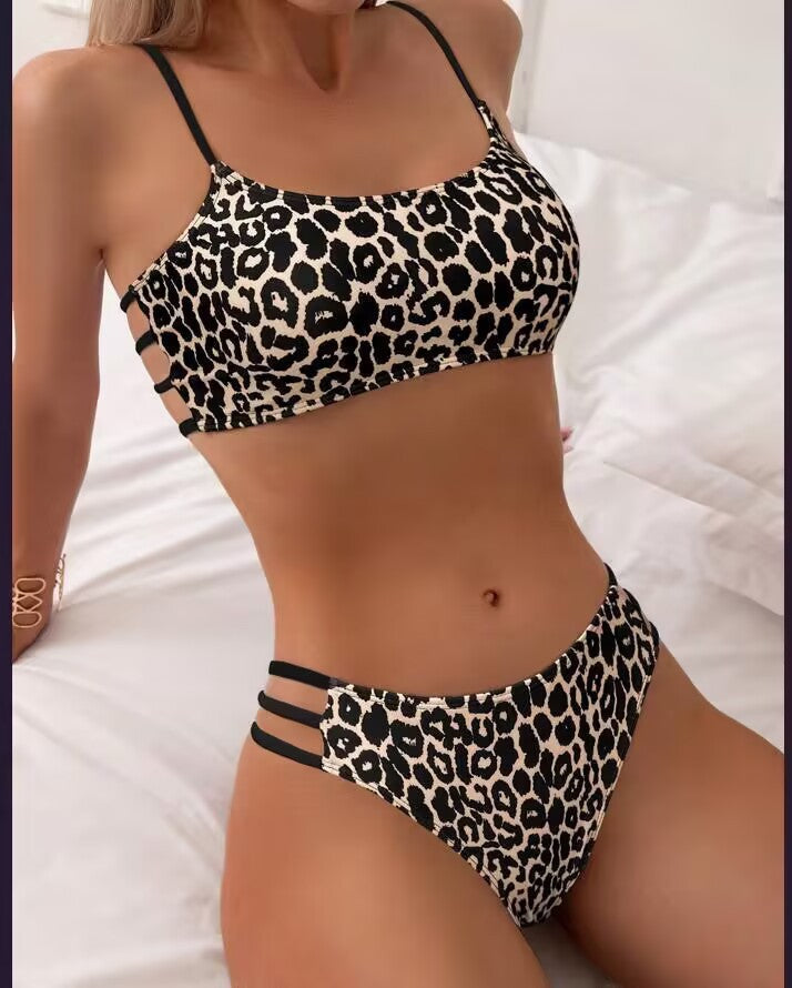 Lucy – Leopard Print Contrast Color Push Up Tight Split Swimsuit
