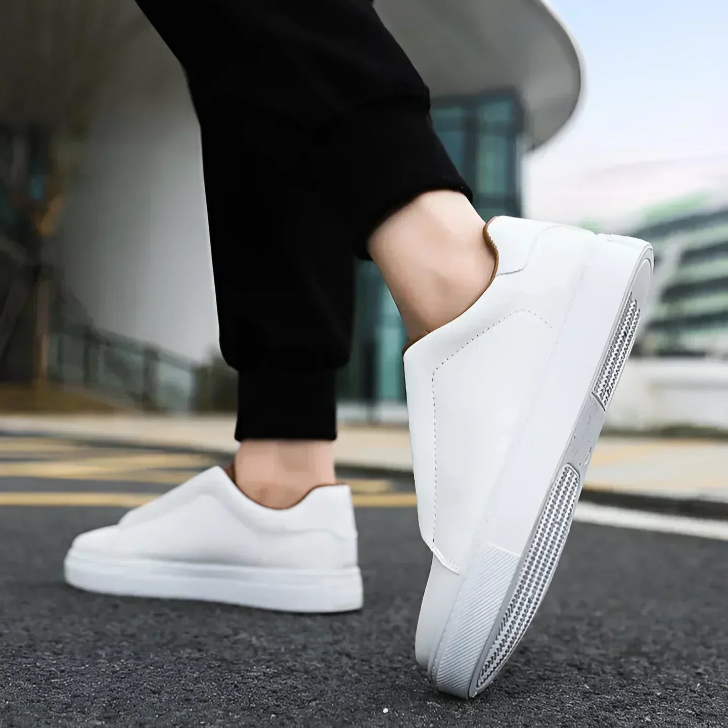 Men's Classic Style Comfortable Sneakers for Everyday and Formal Wear