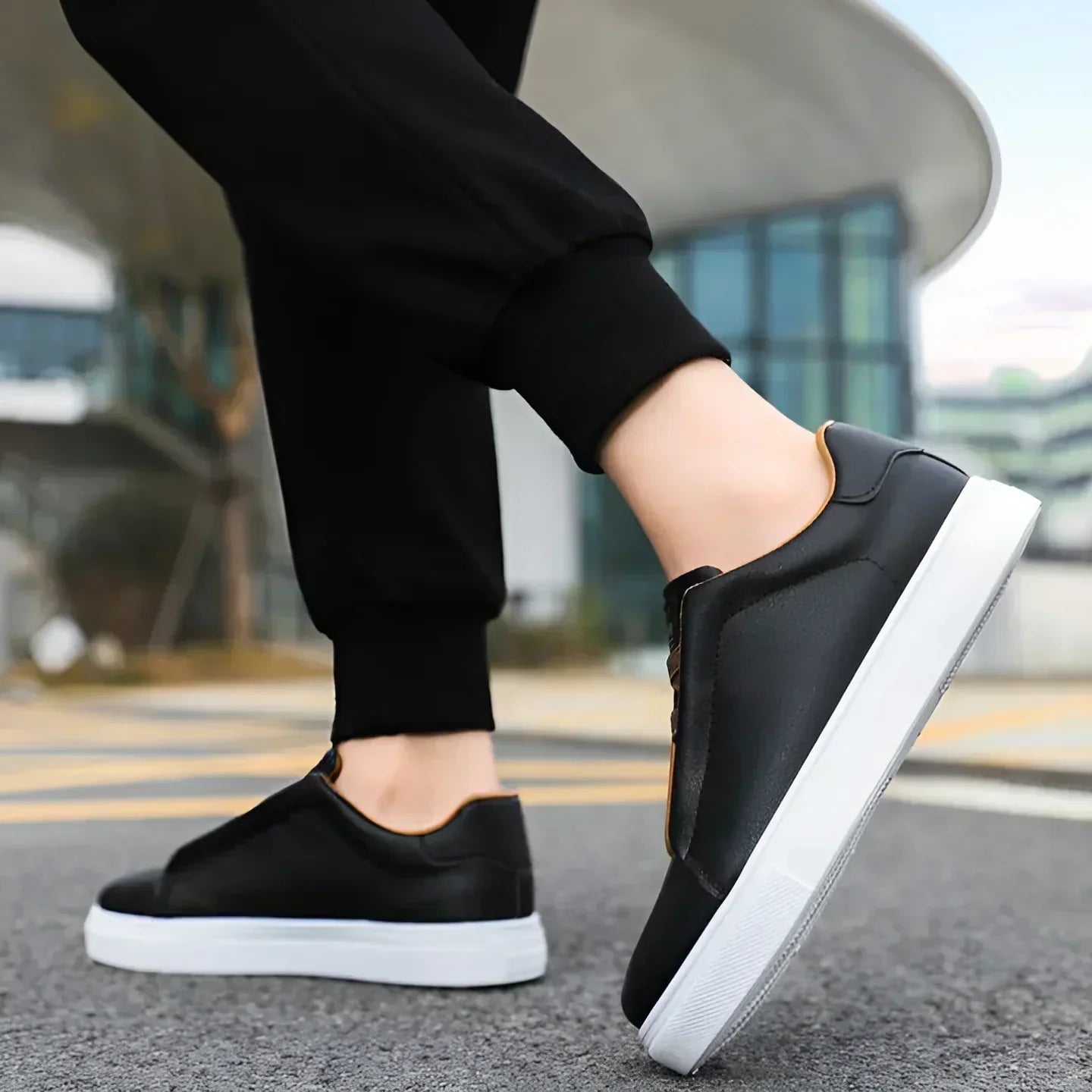 Men's Classic Style Comfortable Sneakers for Everyday and Formal Wear