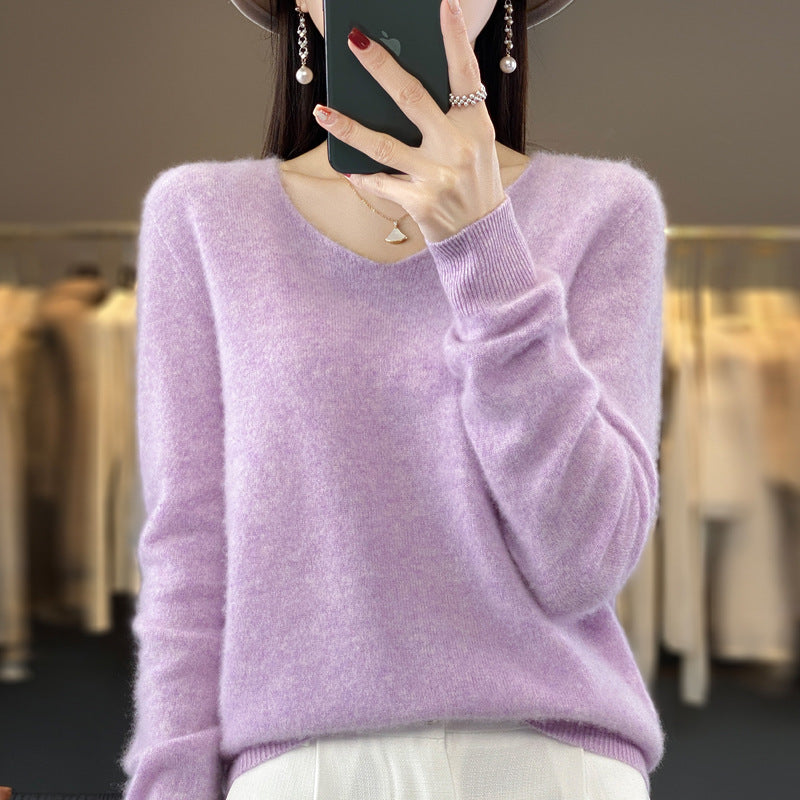Victoria – Loose-Fitting V-Neck Wool Sweater for Women