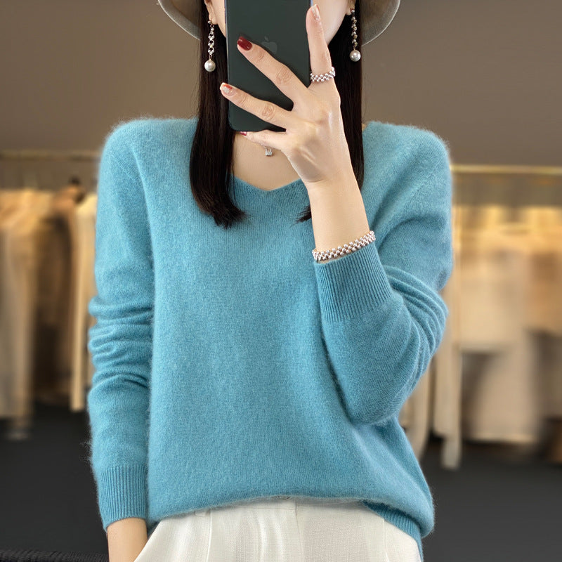 Victoria – Loose-Fitting V-Neck Wool Sweater for Women
