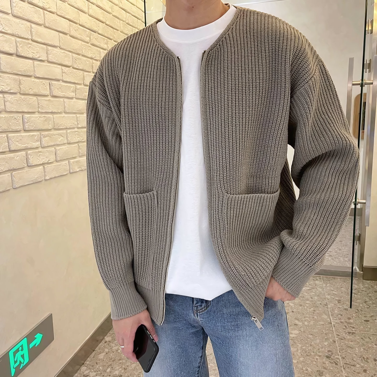 Men's Minimalist Knit Zip Cardigan for Everyday Comfort and Style