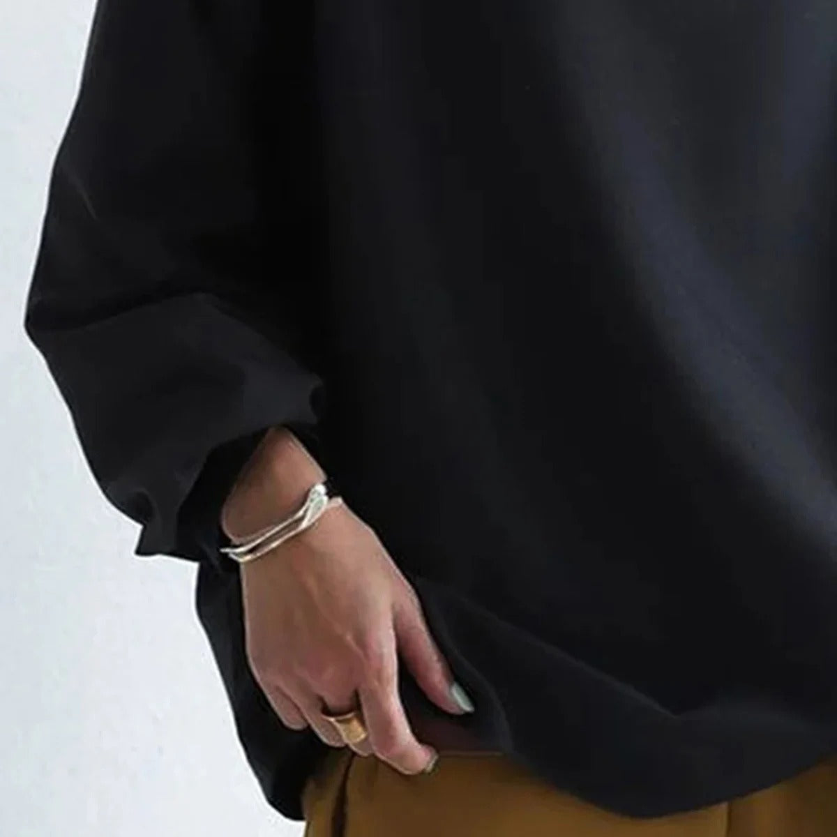 Women's Elegant Long Sleeve Relaxed Fit Pullover Sweater – Casual Modern Style
