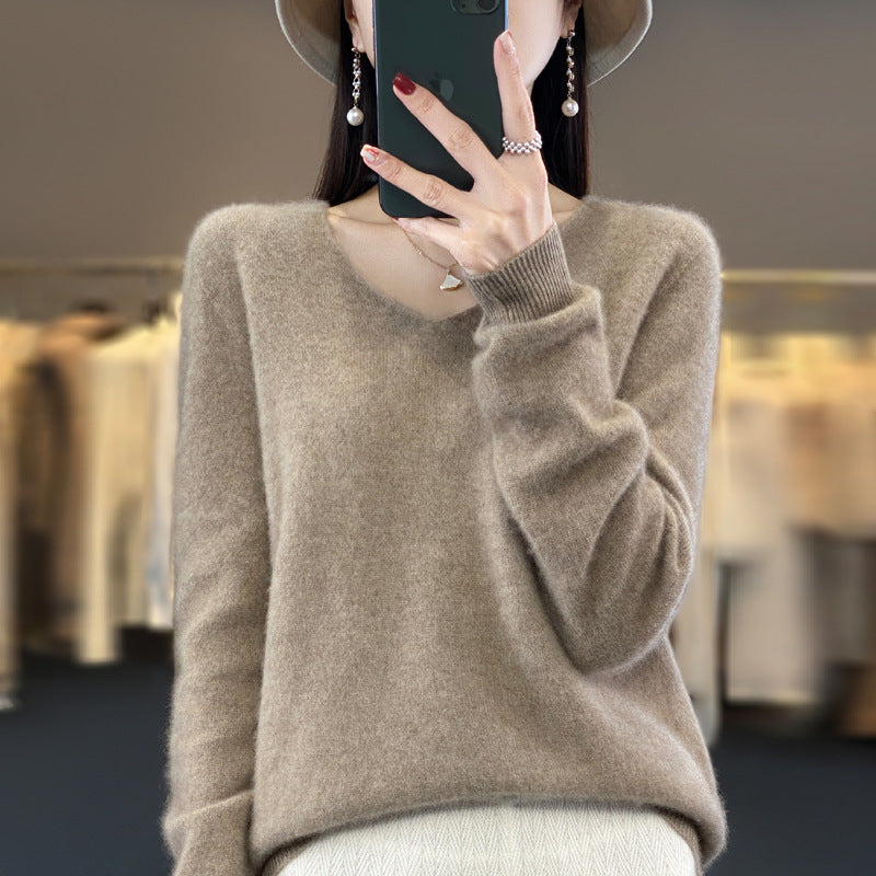Victoria – Loose-Fitting V-Neck Wool Sweater for Women
