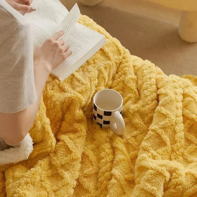 Luxury Ultra-Plush Winter Fleece Blanket – Cozy All-Season Bed Throw for Home & Bedroom