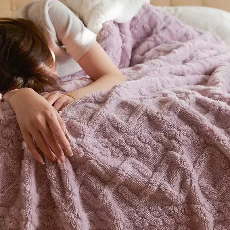 Luxury Ultra-Plush Winter Fleece Blanket – Cozy All-Season Bed Throw for Home & Bedroom