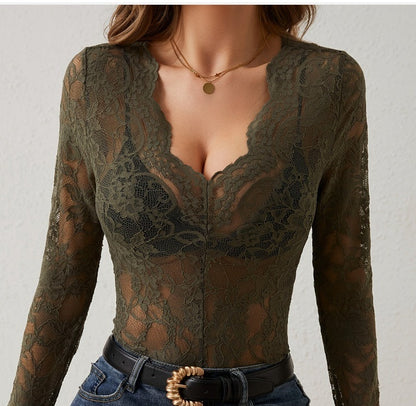 Christina – Elegant Floral Lace Top