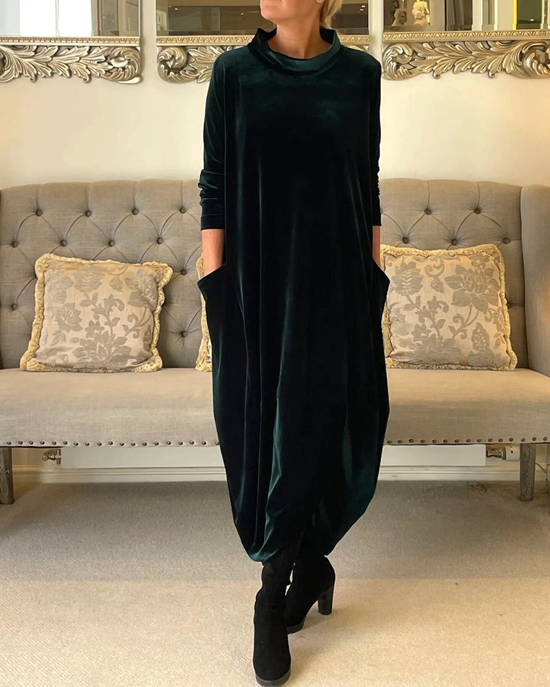 Julie – Velvet Maxi Dress with Collar and Practical Pockets