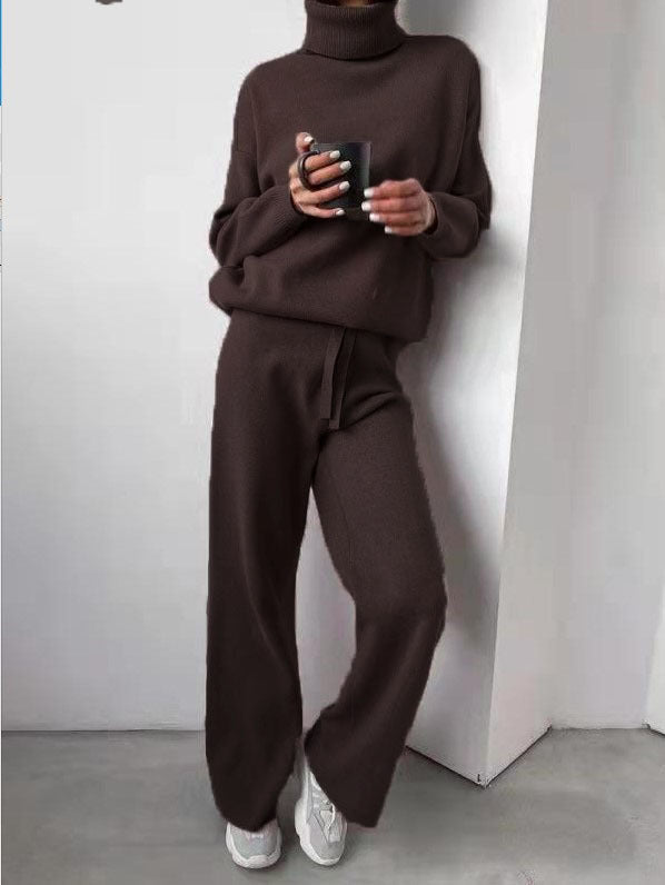 Angela – Casual Fashion Suit with Turtleneck Sweater and Drawstring Pants