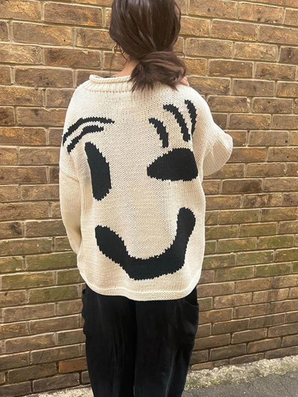 Women's Playful Face Knit Sweater – Relaxed Fit Artistic Jumper for Casual Comfort
