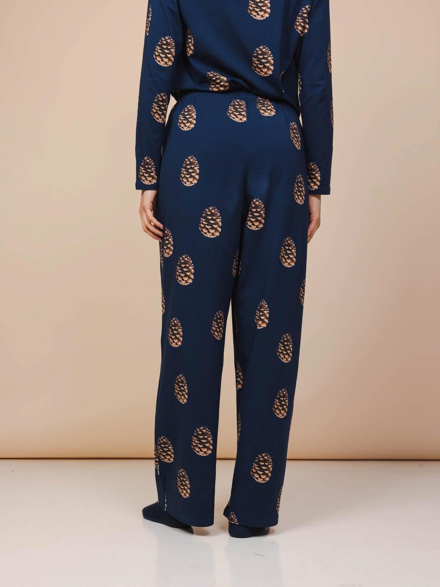 Jennifer – Women's Wide-Leg Trousers with Pinecone Print