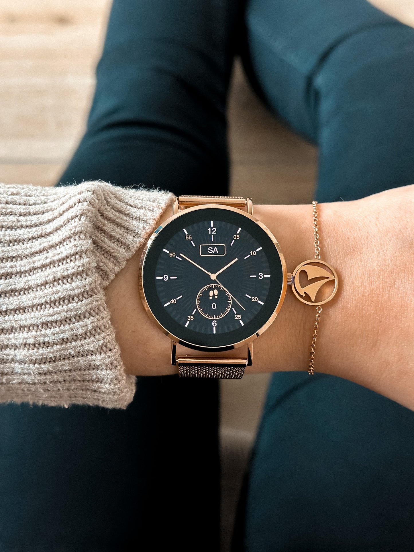 Laura – Women's Ultra-Thin Elegant Smartwatch