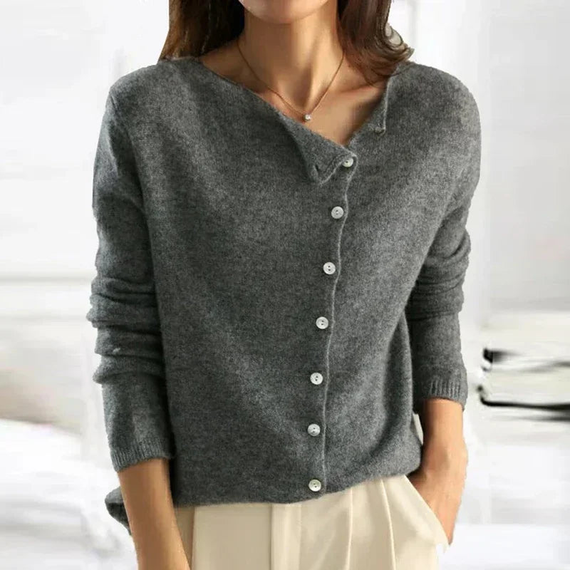 Betty – Vintage Style Women's Cardigan with Classic Knit Design