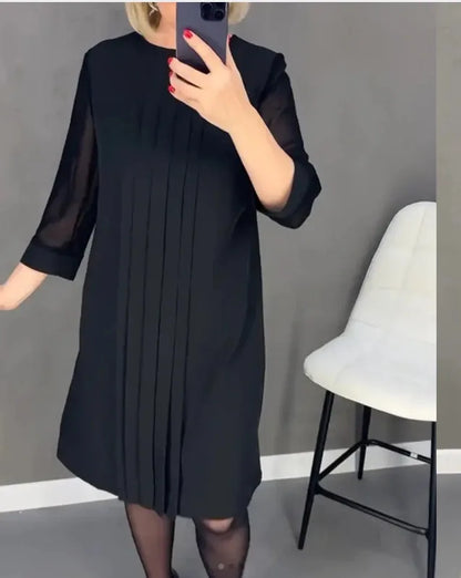 Carly – Elegant Pleated Midi Dress