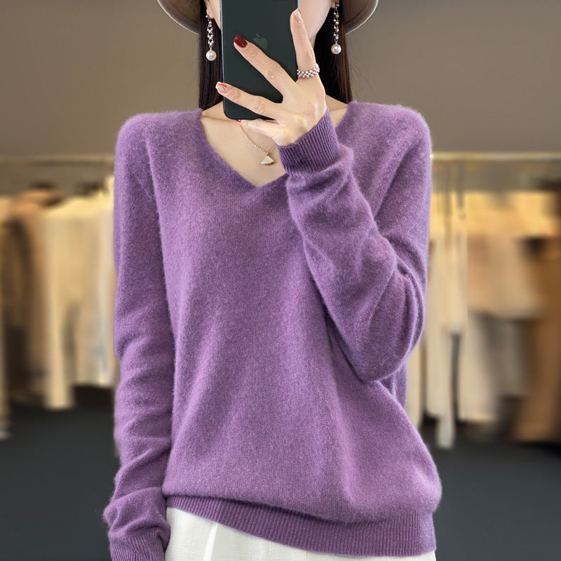 Victoria – Loose-Fitting V-Neck Wool Sweater for Women
