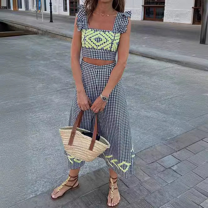 Dawn – High-Waisted Suspended Dress with Flutter Sleeves and Geometric Print