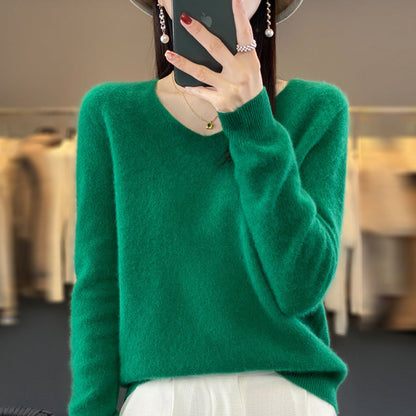 Victoria – Loose-Fitting V-Neck Wool Sweater for Women