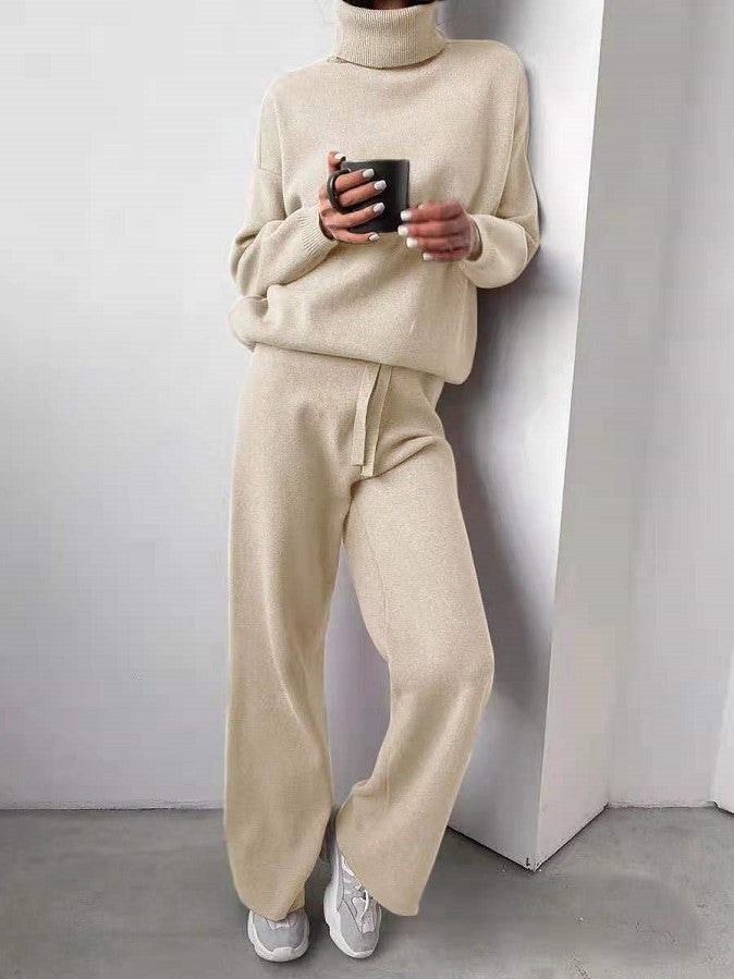 Angela – Casual Fashion Suit with Turtleneck Sweater and Drawstring Pants