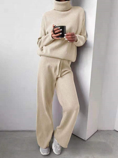 Angela – Casual Fashion Suit with Turtleneck Sweater and Drawstring Pants