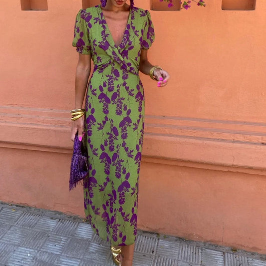 Christina – Elegant Long Dress with V-Neck and Short Sleeve in Contrast Print