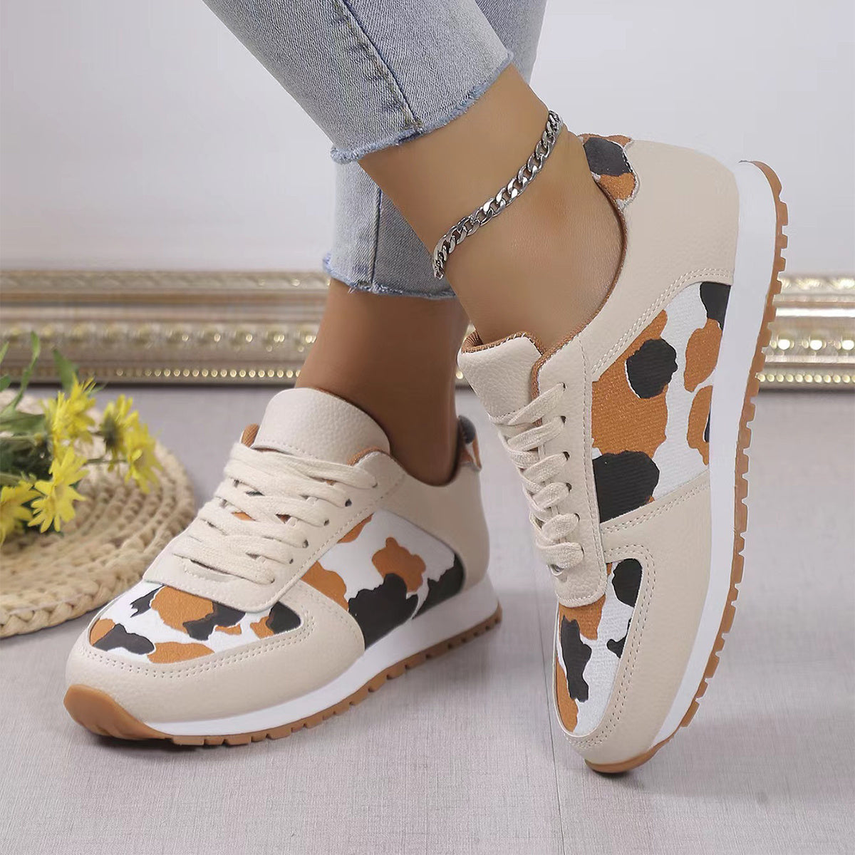 Betty – Leopard Print Lace-up Sneakers