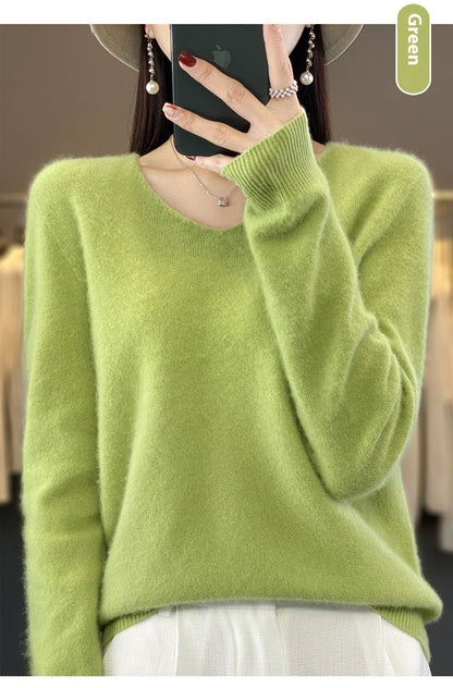Victoria – Loose-Fitting V-Neck Wool Sweater for Women