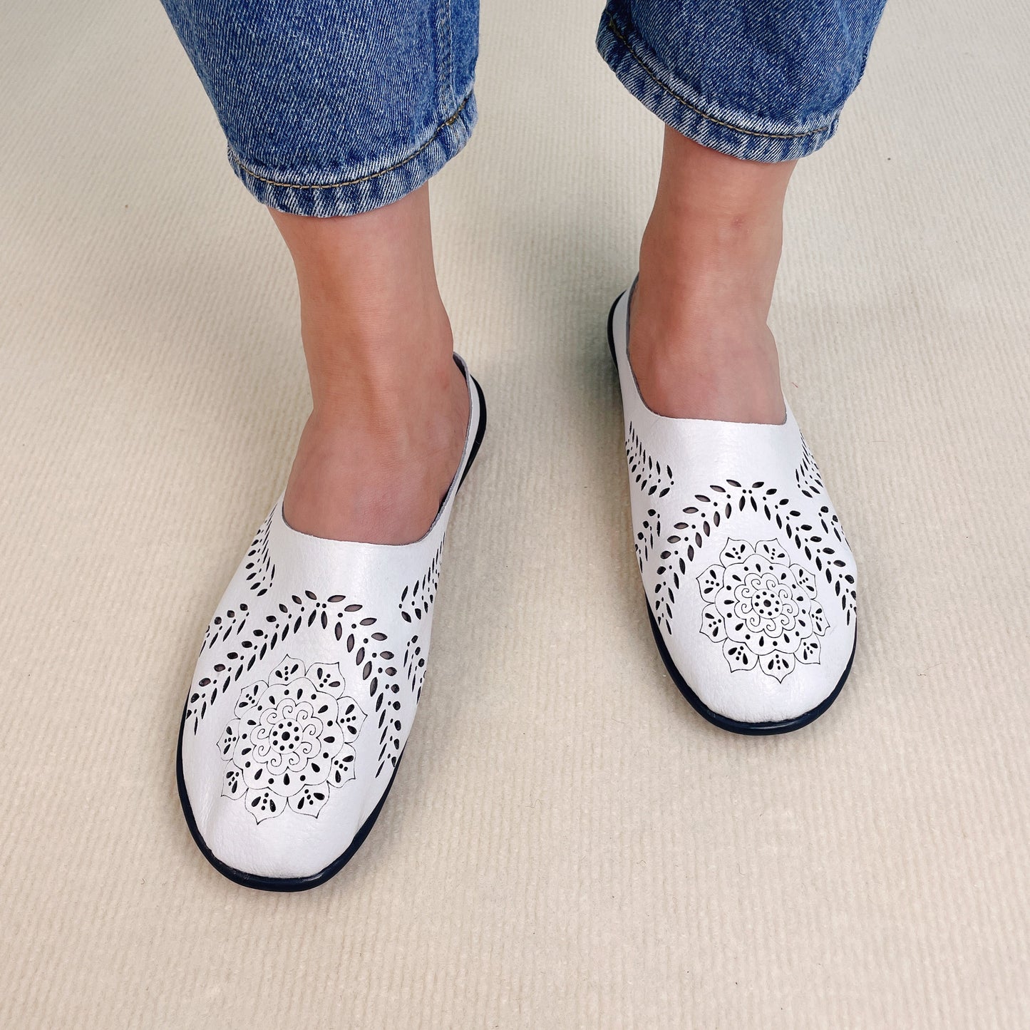 Helen – Women's Casual Versatile Hollow Slippers