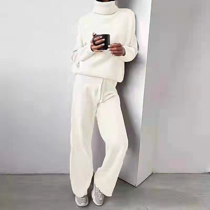 Angela – Casual Fashion Suit with Turtleneck Sweater and Drawstring Pants