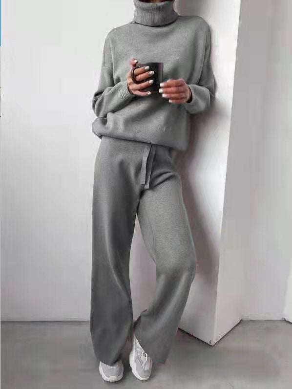 Angela – Casual Fashion Suit with Turtleneck Sweater and Drawstring Pants