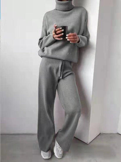 Angela – Casual Fashion Suit with Turtleneck Sweater and Drawstring Pants
