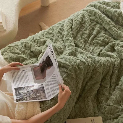 Luxury Ultra-Plush Winter Fleece Blanket – Cozy All-Season Bed Throw for Home & Bedroom